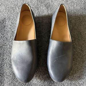 Dansko Larisa  Women's Gray Leather Slip-On Flats Size 40